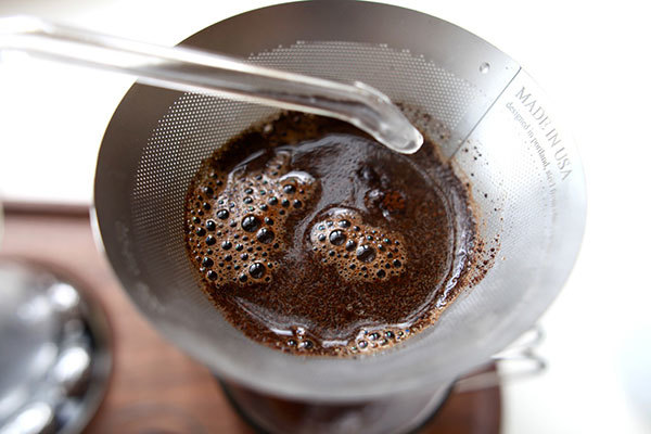 induction heating，Black artificial marble，Stainless steel ball bearing，Hand blown glass，American walnut tray，Retro，gentleman，