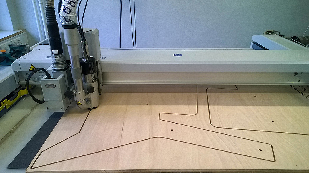 Flat packaging，wood，foam，cutting，