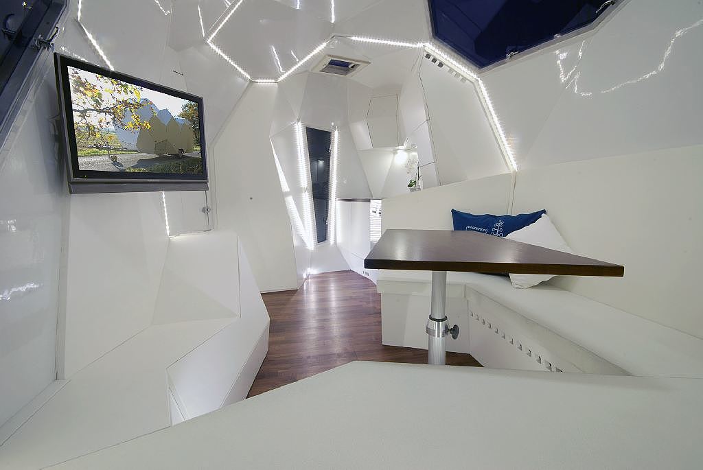 Multi-cell，NONSTANDARD，travel trailer ，luxury，
