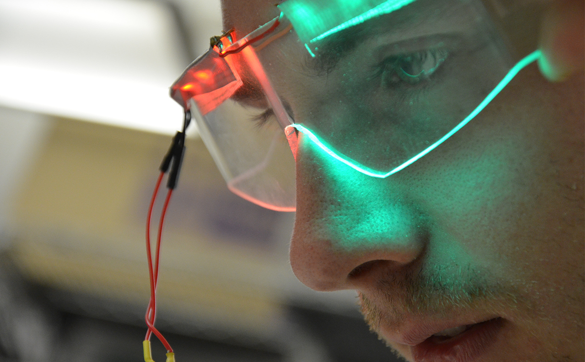 glasses，optics，outdoors，indoor，vision，