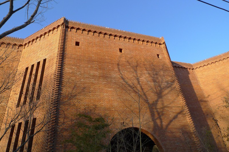 fashion，Minimalist，modern，Architectural design，Warm color，yellow，Use up，natural，sunshine，Industrial wind，brick，exhibition，art gallery，Fine Arts，Beijing，reform，red brick，