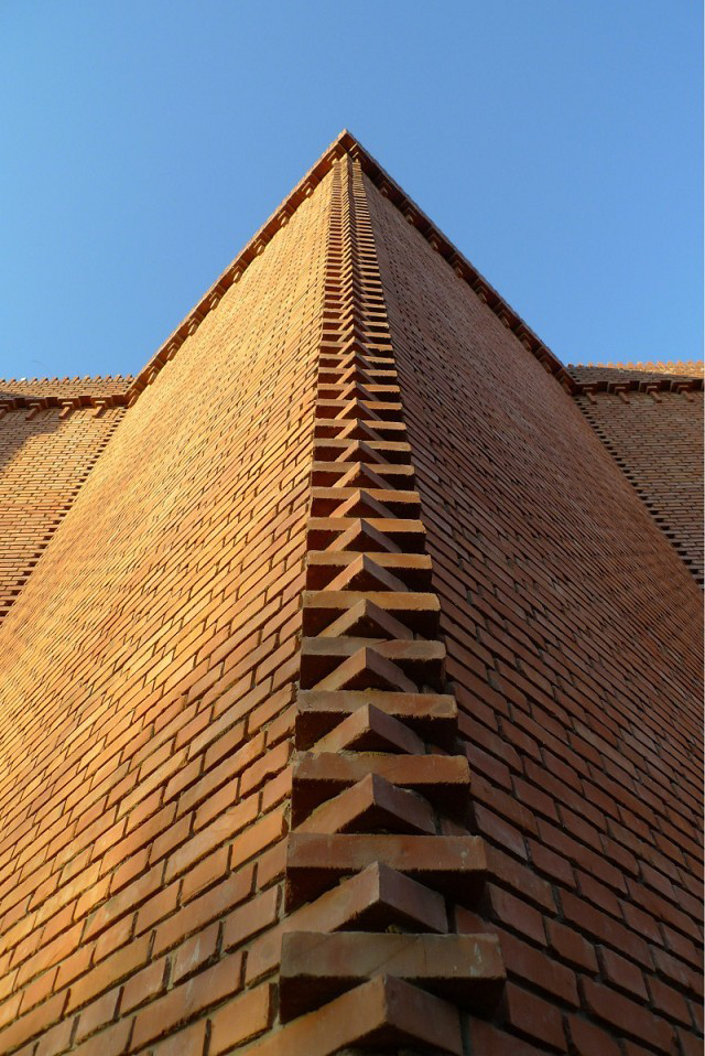 fashion，Minimalist，modern，Architectural design，Warm color，yellow，Use up，natural，sunshine，Industrial wind，brick，exhibition，art gallery，Fine Arts，Beijing，reform，red brick，