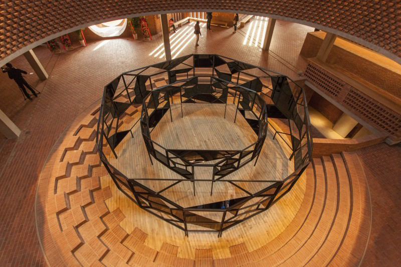 fashion，Minimalist，modern，Architectural design，Warm color，yellow，Use up，natural，sunshine，Industrial wind，brick，exhibition，art gallery，Fine Arts，Beijing，reform，red brick，