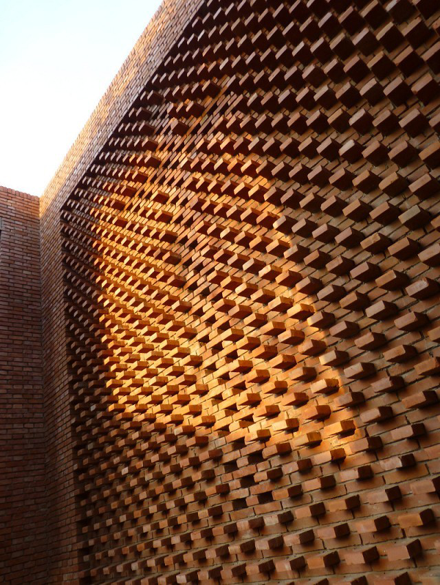 fashion，Minimalist，modern，Architectural design，Warm color，yellow，Use up，natural，sunshine，Industrial wind，brick，exhibition，art gallery，Fine Arts，Beijing，reform，red brick，