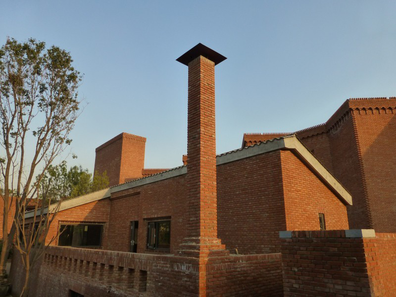 fashion，Minimalist，modern，Architectural design，Warm color，yellow，Use up，natural，sunshine，Industrial wind，brick，exhibition，art gallery，Fine Arts，Beijing，reform，red brick，