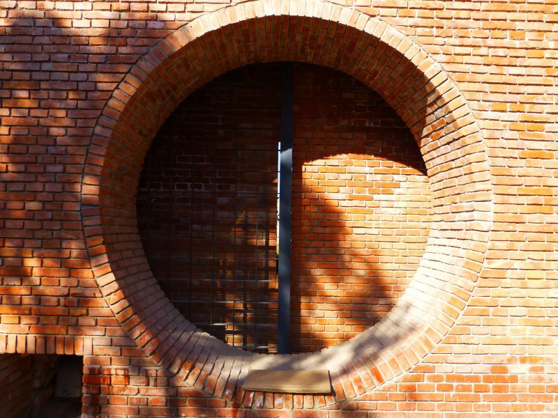 fashion，Minimalist，modern，Architectural design，Warm color，yellow，Use up，natural，sunshine，Industrial wind，brick，exhibition，art gallery，Fine Arts，Beijing，reform，red brick，