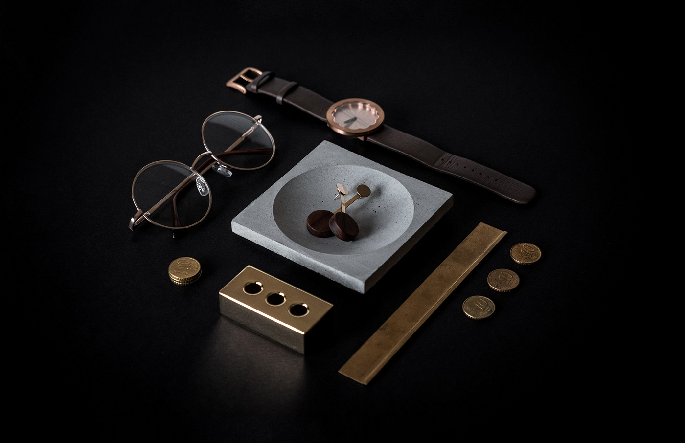 product design，industrial design，manual，stable，concrete，Sundries storage，Small disc，