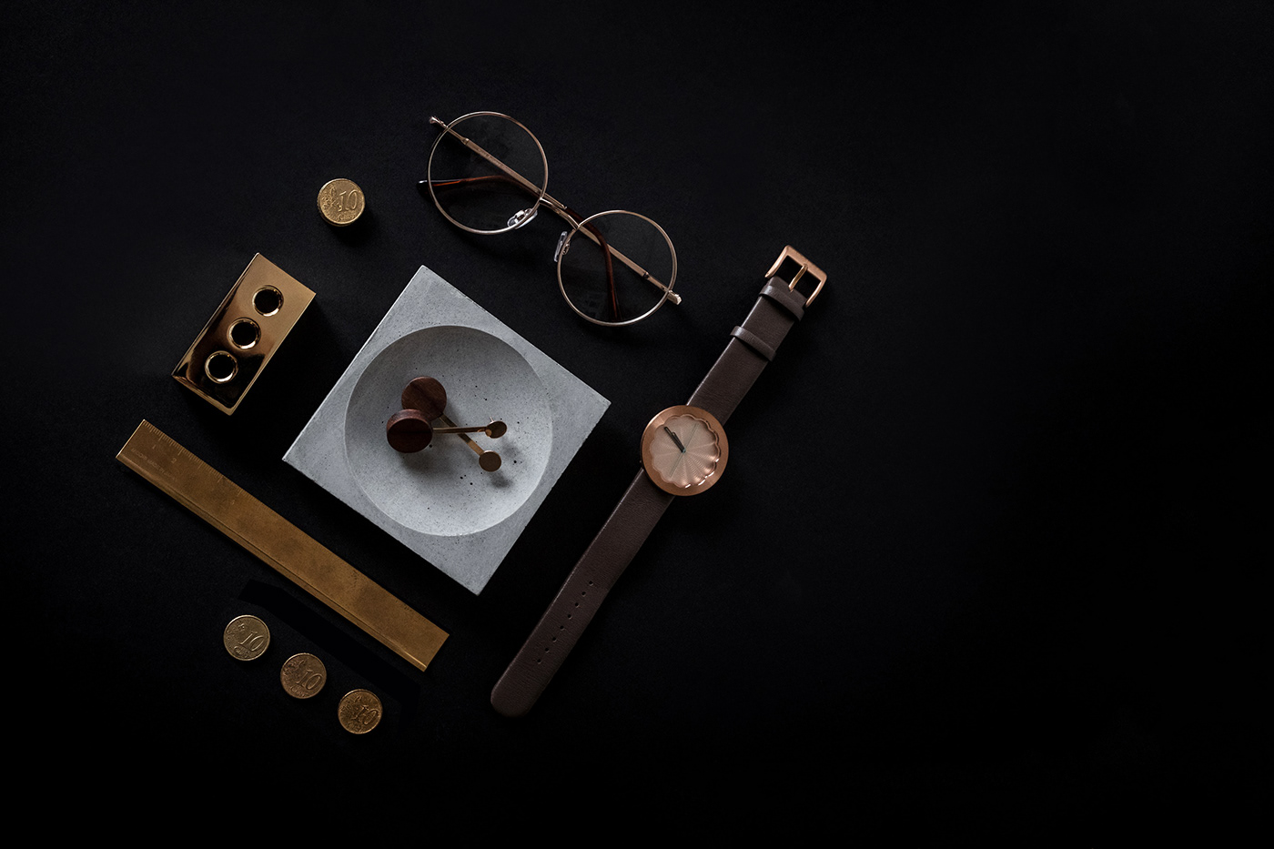 product design，industrial design，manual，stable，concrete，Sundries storage，Small disc，