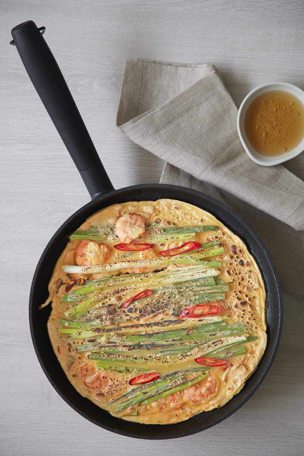 JIA，Monolithic，cooker，kitchen，black，Isamu Noguchi Award，Minimalist，