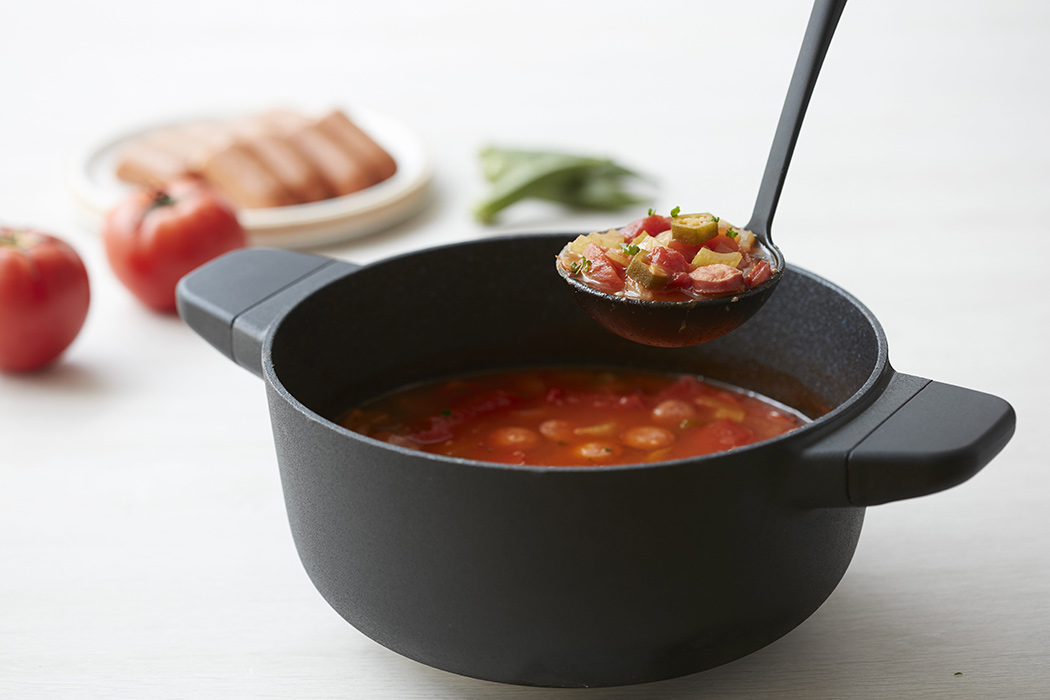 JIA，Monolithic，cooker，kitchen，black，Isamu Noguchi Award，Minimalist，