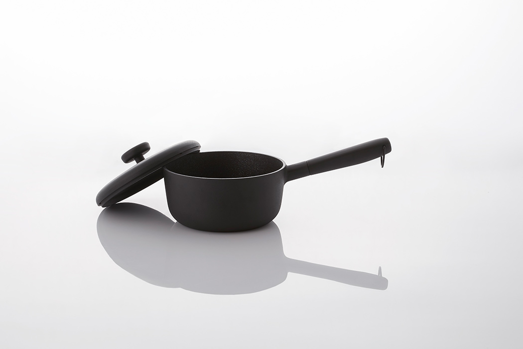 JIA，Monolithic，cooker，kitchen，black，Isamu Noguchi Award，Minimalist，