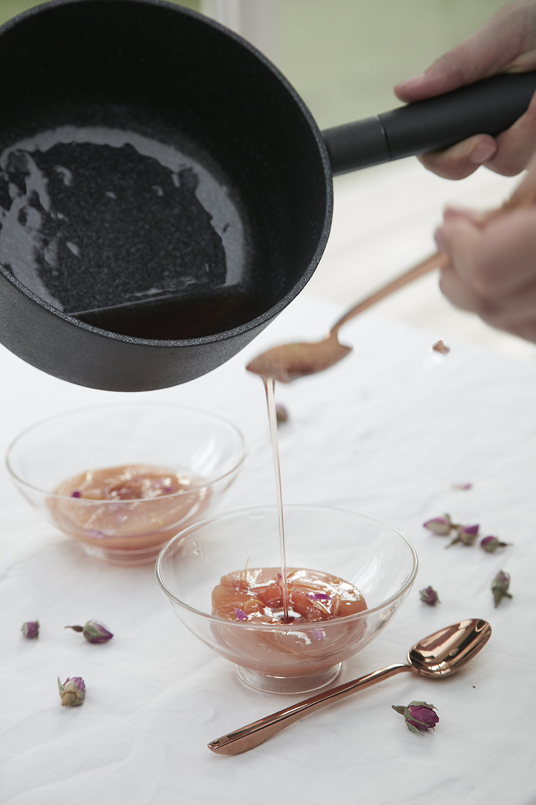 JIA，Monolithic，cooker，kitchen，black，Isamu Noguchi Award，Minimalist，