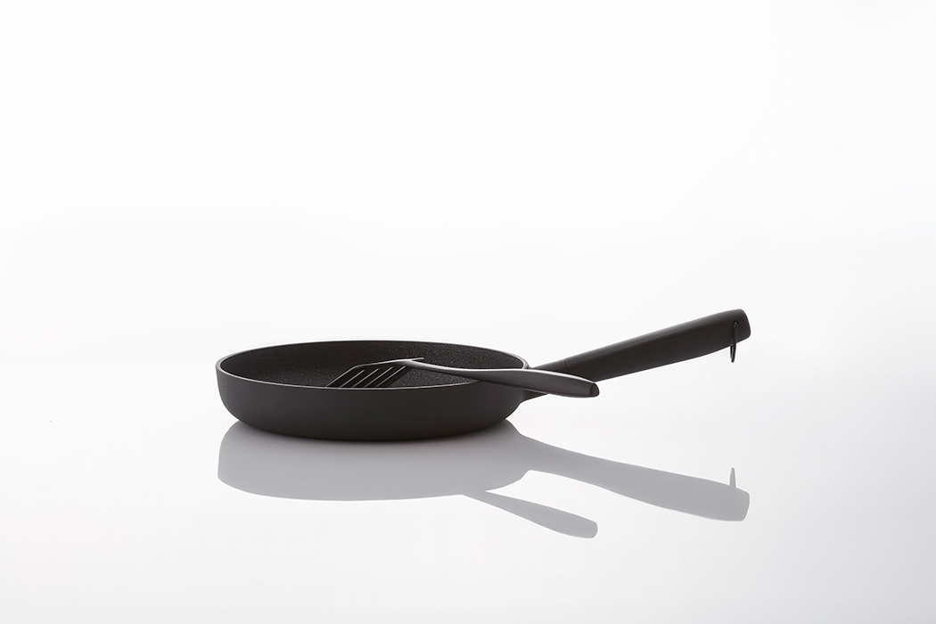 JIA，Monolithic，cooker，kitchen，black，Isamu Noguchi Award，Minimalist，