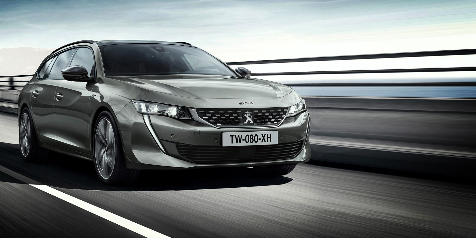 sign，vehicle，Interior design，