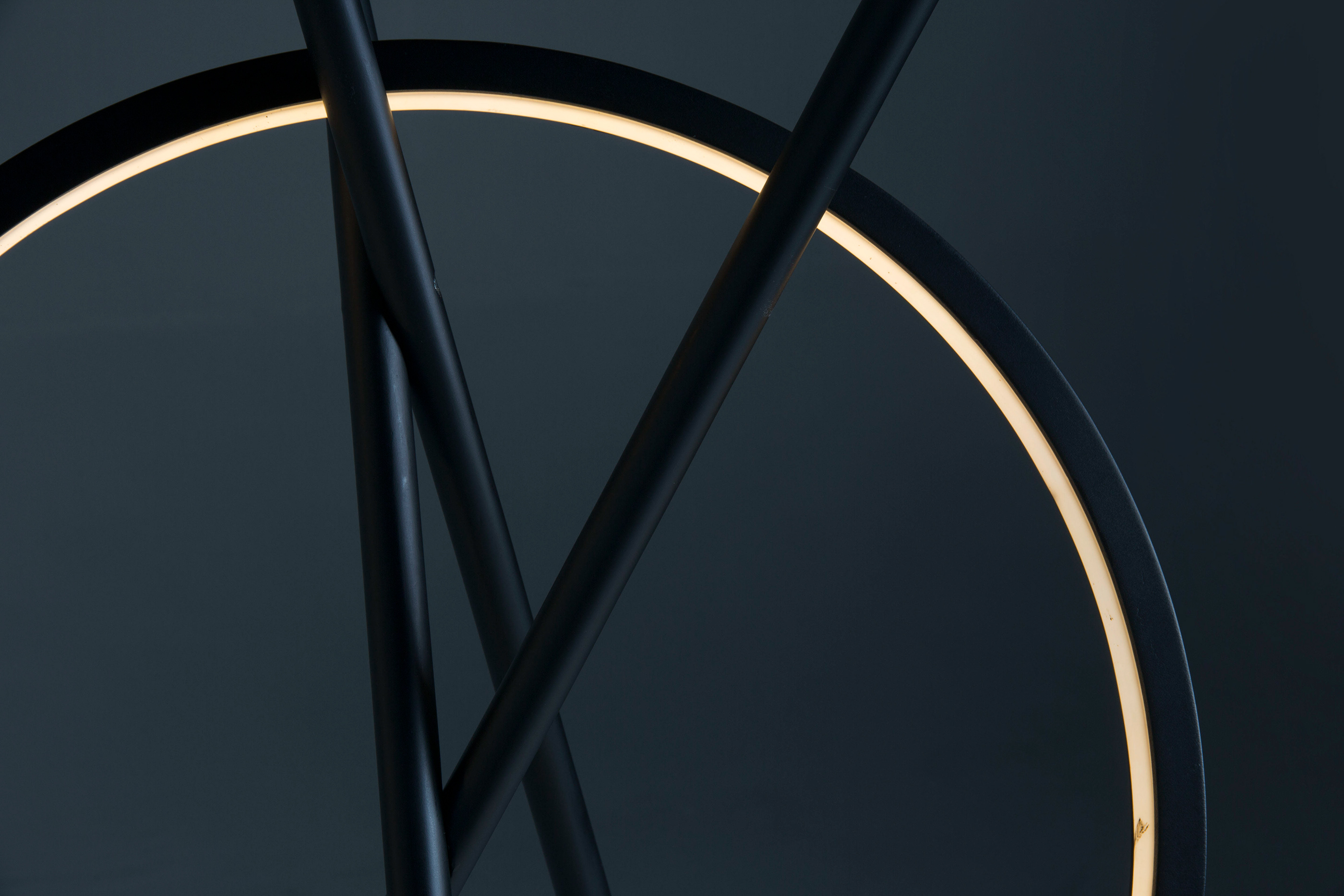 Asymmetry，product design，Floor lamp，Lamplox，