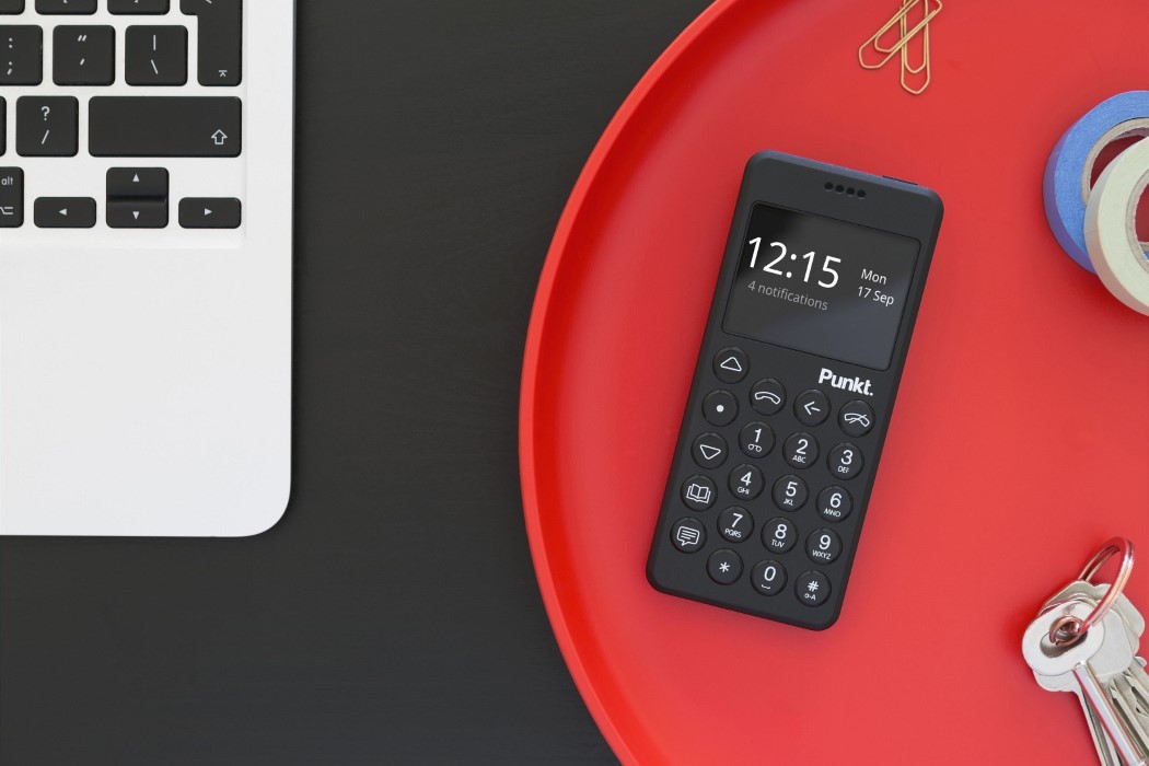 communication，black，strong，mobile phone，