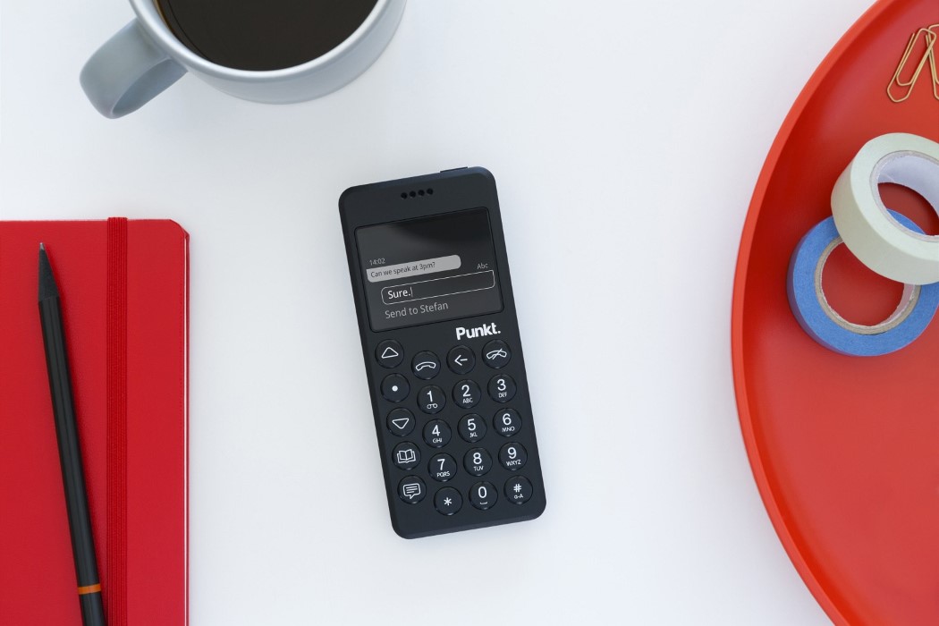 communication，black，strong，mobile phone，