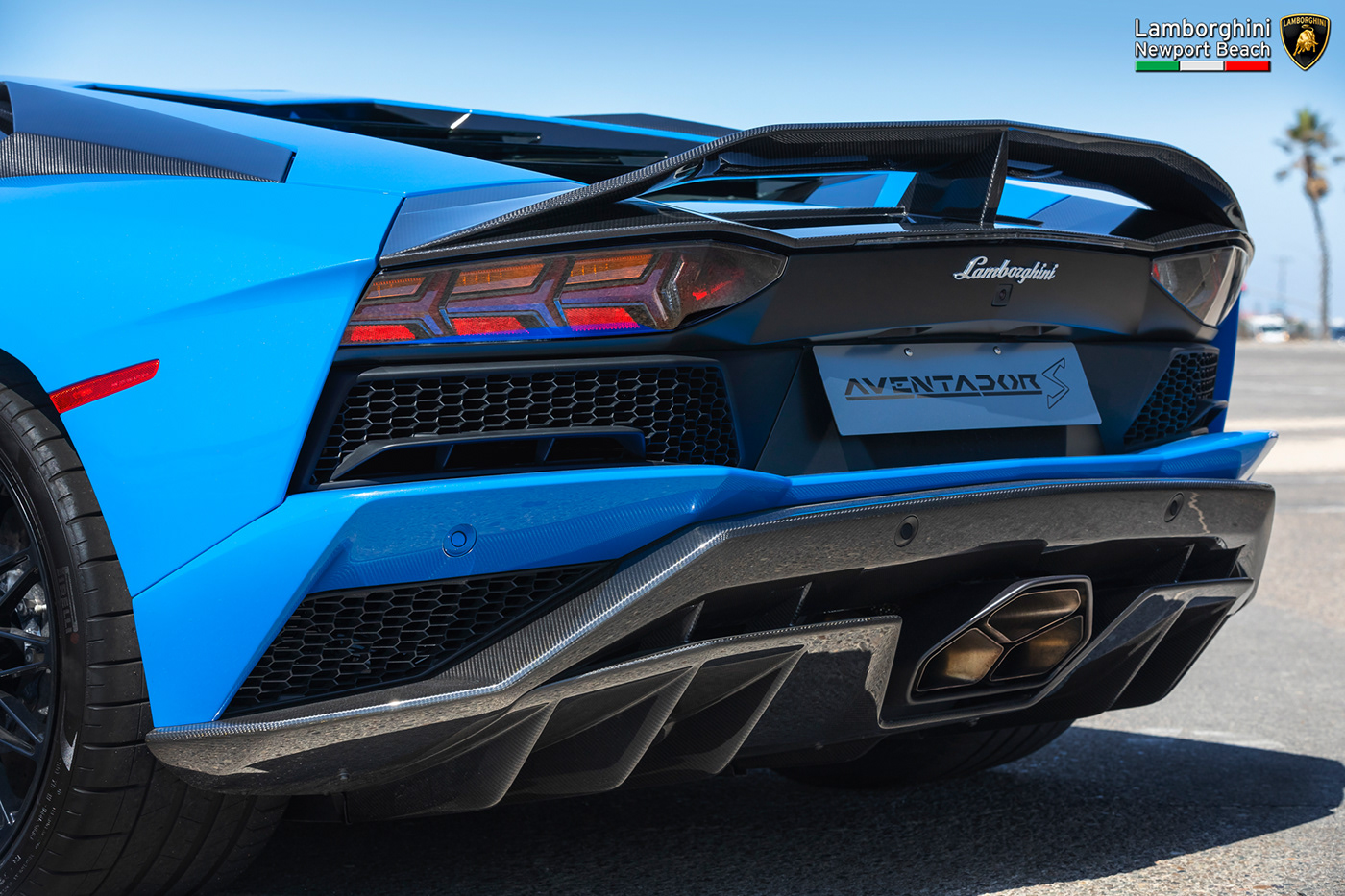 automobile，Lamborghini，Luxury car，Sports car，