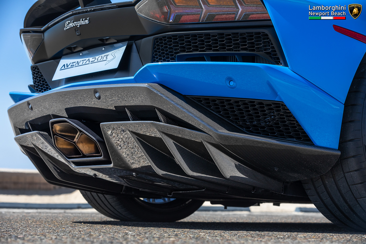 automobile，Lamborghini，Luxury car，Sports car，