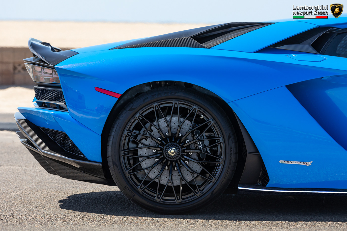 automobile，Lamborghini，Luxury car，Sports car，