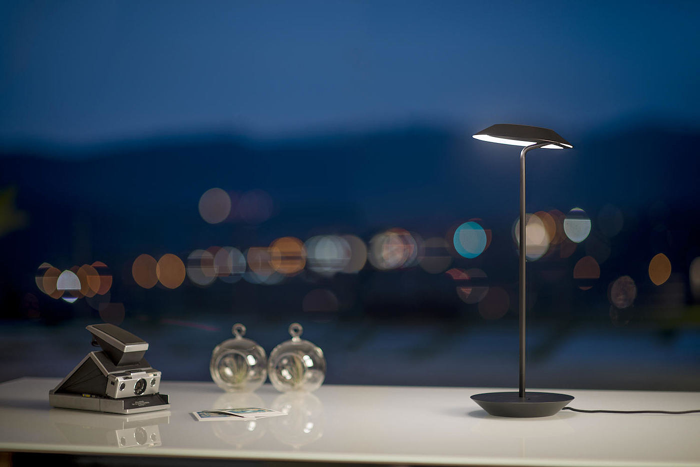 2018 red dot award，Royo ，Desk lamp，originality，cozy，