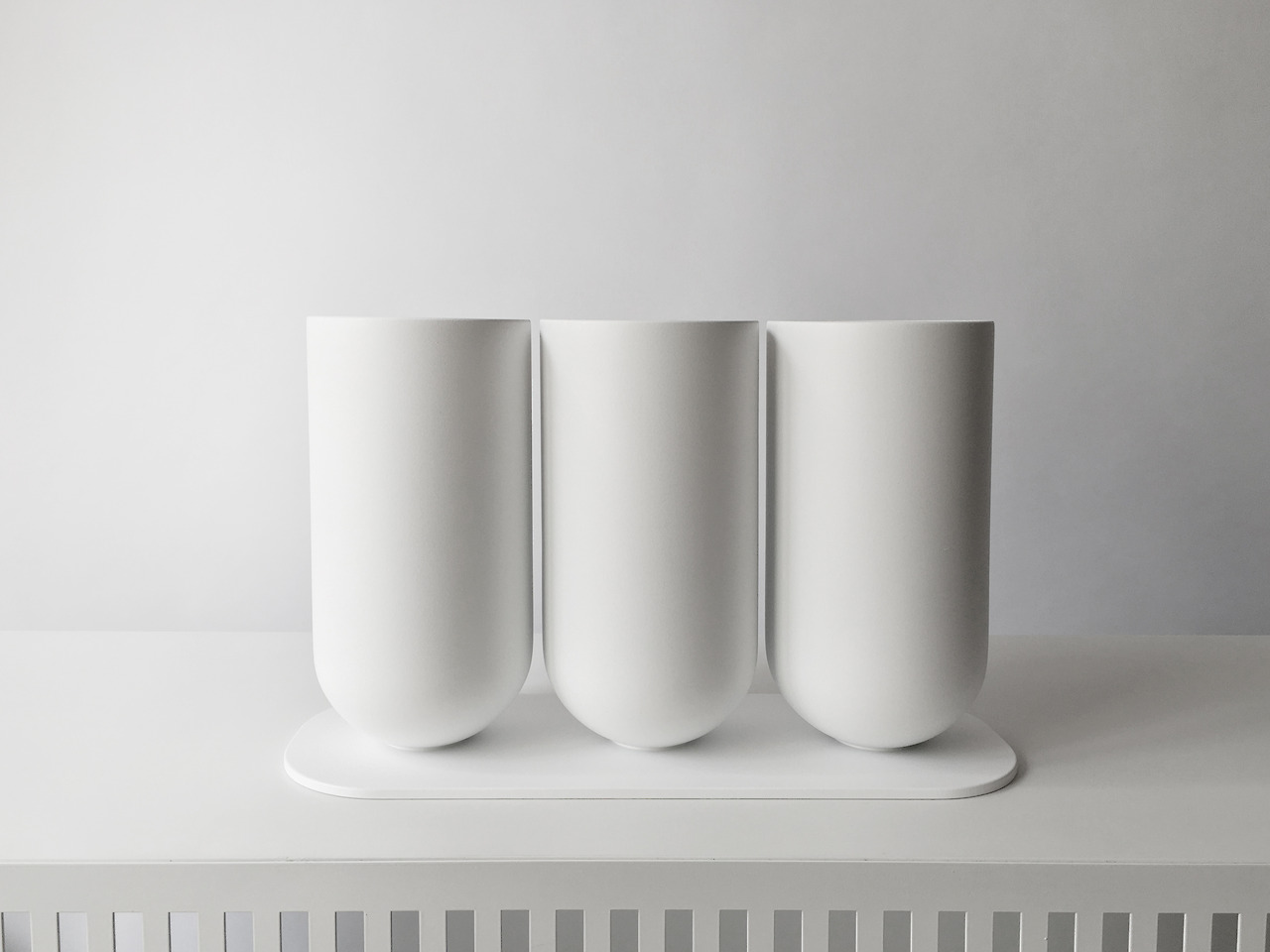 vase，modern stylish，Cylindrical minimalism，vase，Industrial style，tea table，furniture，stool，lamps and lanterns，black and white，Minimalist，cylinder，