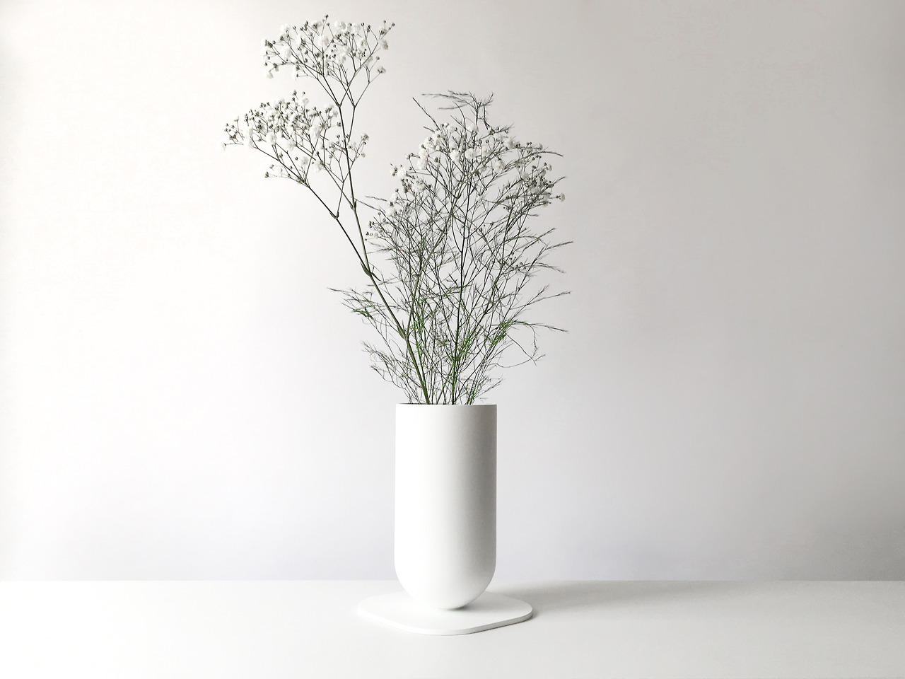 vase，modern stylish，Cylindrical minimalism，vase，Industrial style，tea table，furniture，stool，lamps and lanterns，black and white，Minimalist，cylinder，