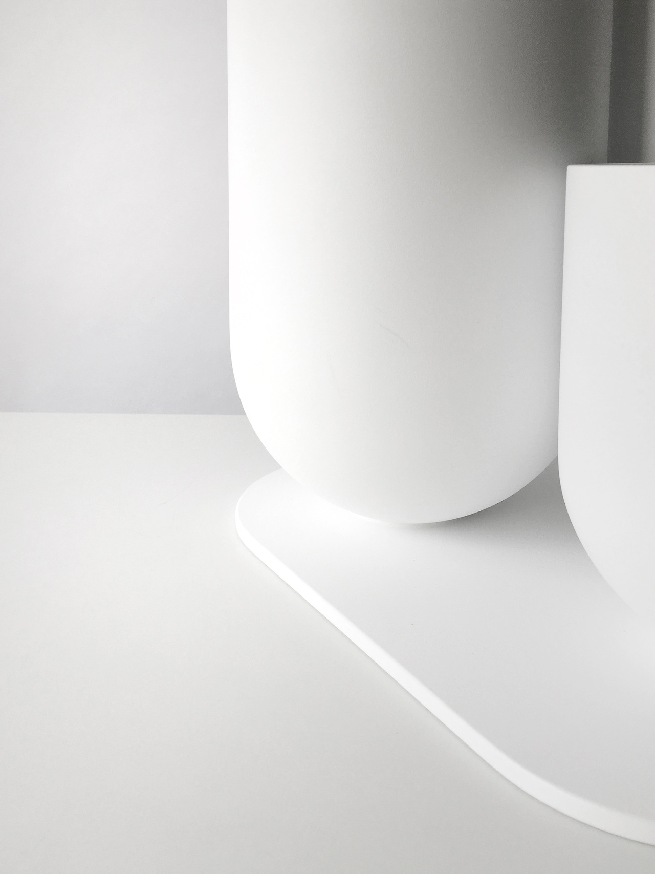 vase，modern stylish，Cylindrical minimalism，vase，Industrial style，tea table，furniture，stool，lamps and lanterns，black and white，Minimalist，cylinder，