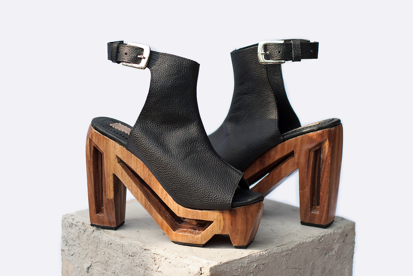 industrial design，fashion，Leatherwear，wood，manual，shoes，