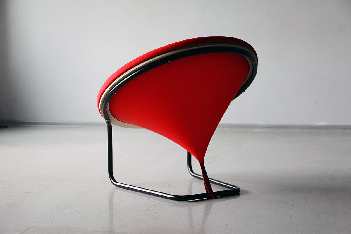 Low saturation，Advanced grey，geometry，line，geometry，Resin and wood，Red dot award，gules，Brain hole design，Simplicity，fashion，chair，Seat design，