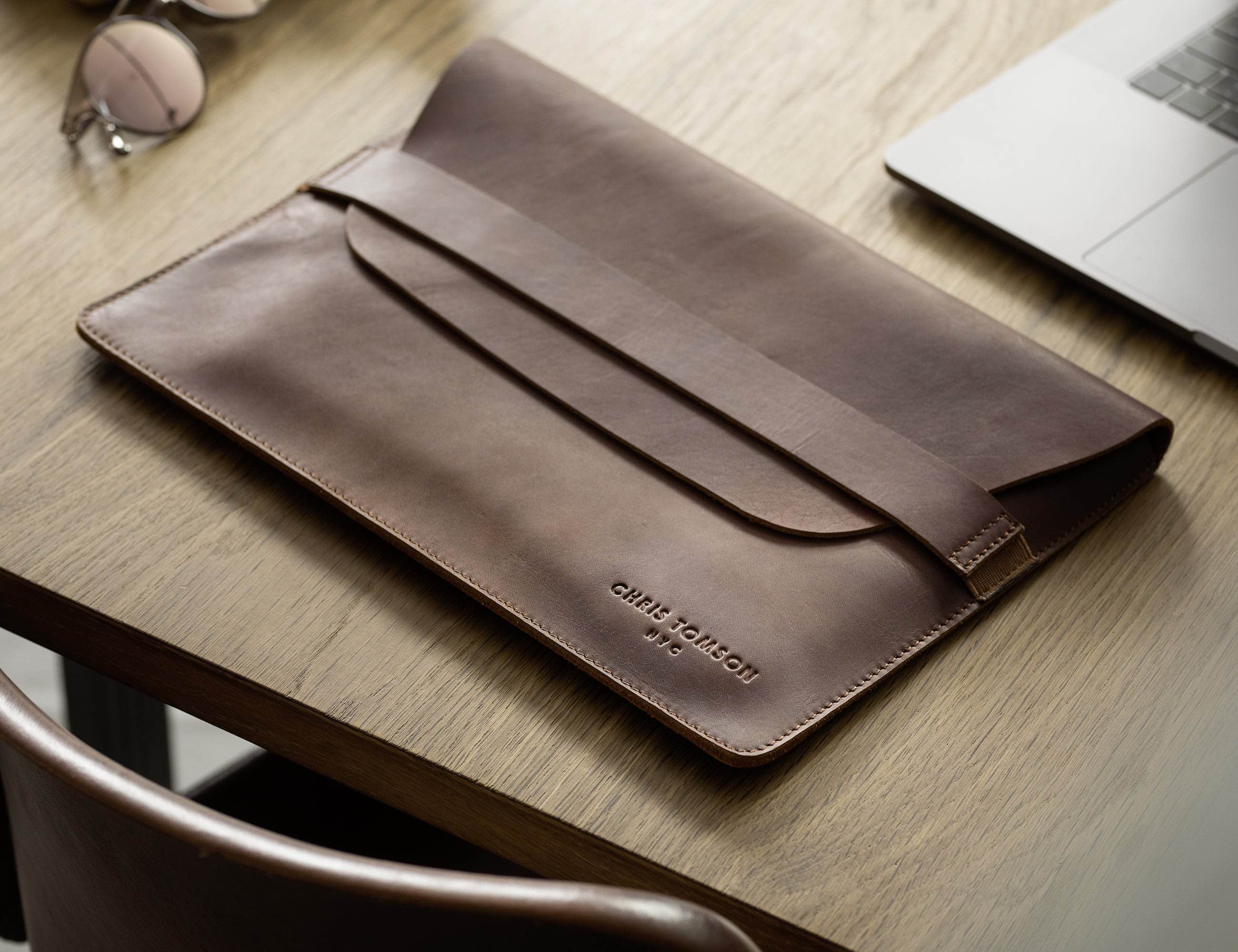 Chris Tomson，Accessories，Tools and equipment，