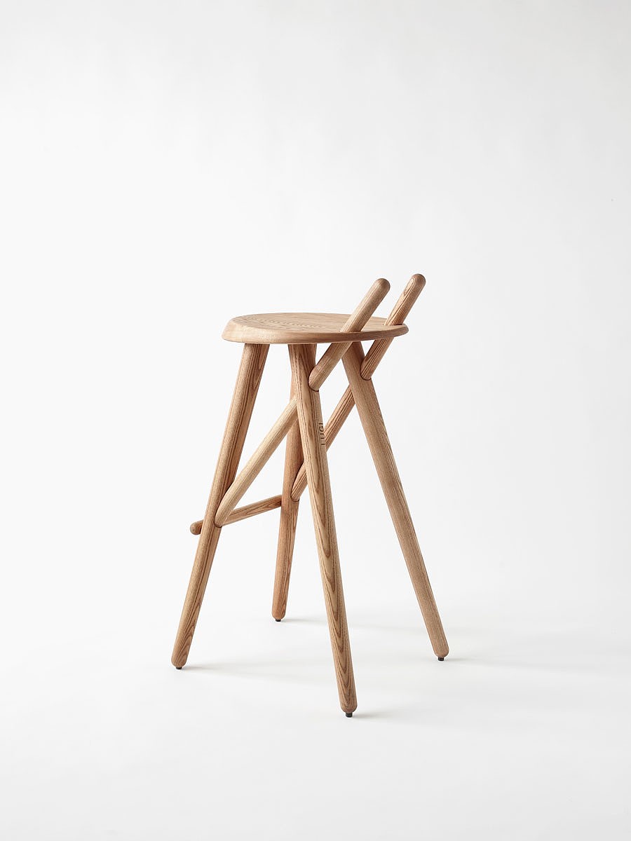 桌子，Barstool 02，Coatstand 01，LUGI，椅子，衣架，家具设计，