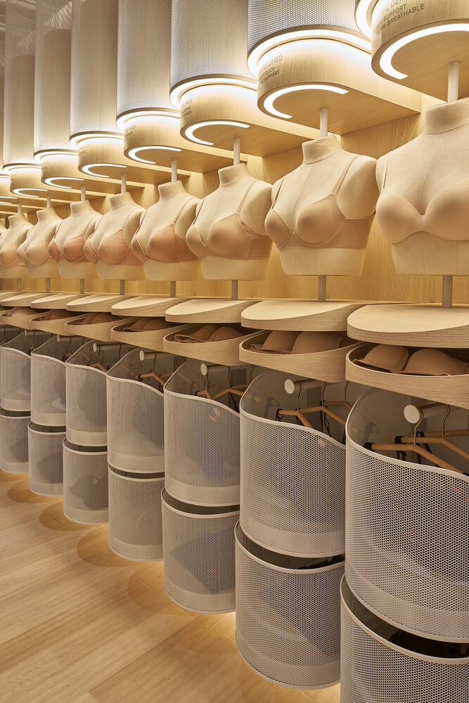 Caring design，details，experience，Ergonomics，warm tones，yellow，Women's products，Underwear，be dressed in，private，