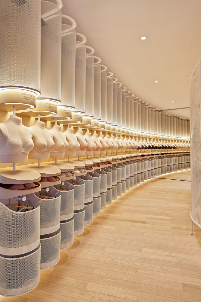 Caring design，details，experience，Ergonomics，warm tones，yellow，Women's products，Underwear，be dressed in，private，