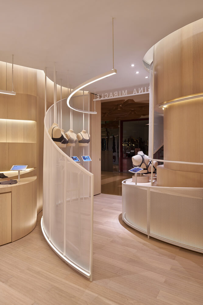 Caring design，details，experience，Ergonomics，warm tones，yellow，Women's products，Underwear，be dressed in，private，