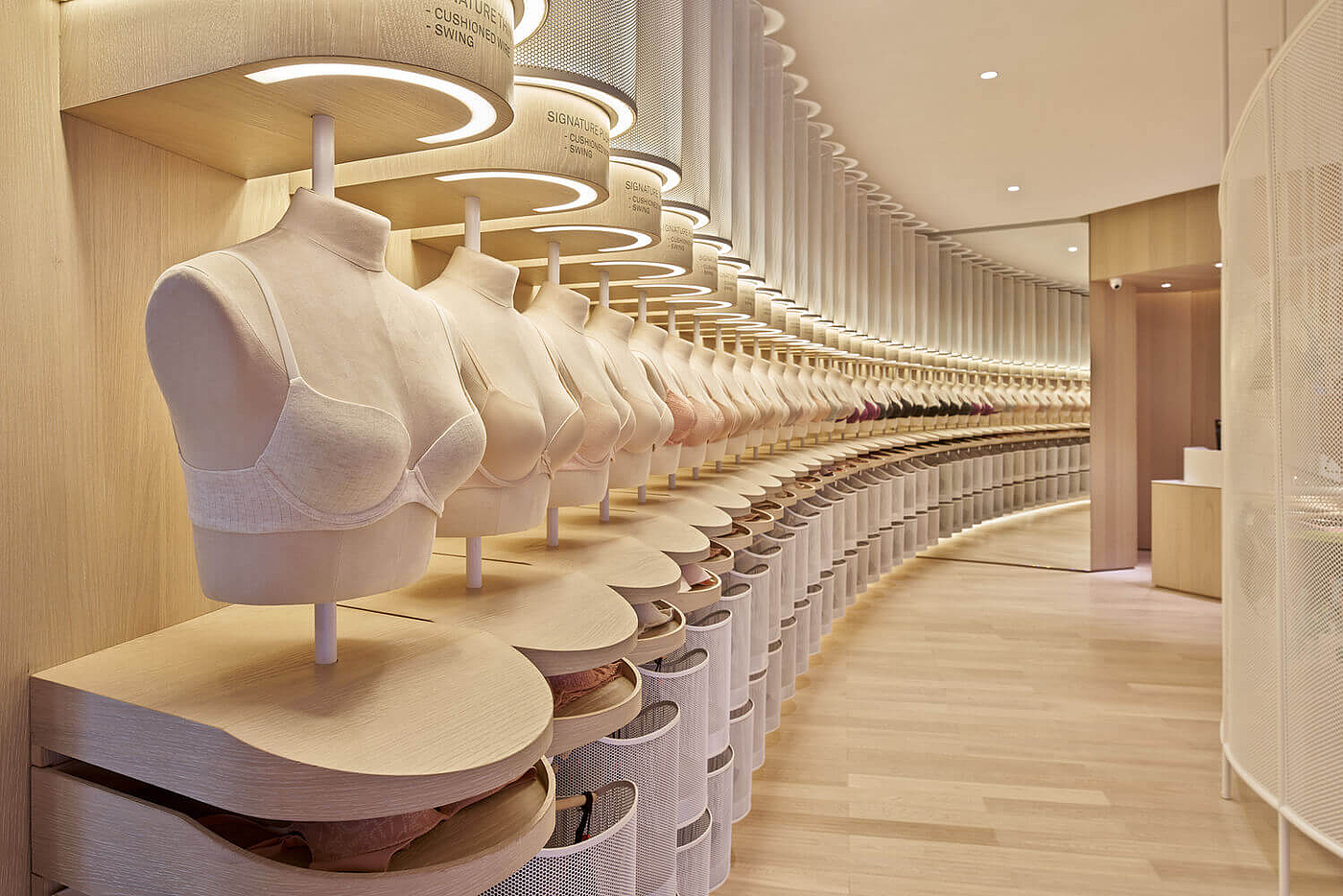 Caring design，details，experience，Ergonomics，warm tones，yellow，Women's products，Underwear，be dressed in，private，
