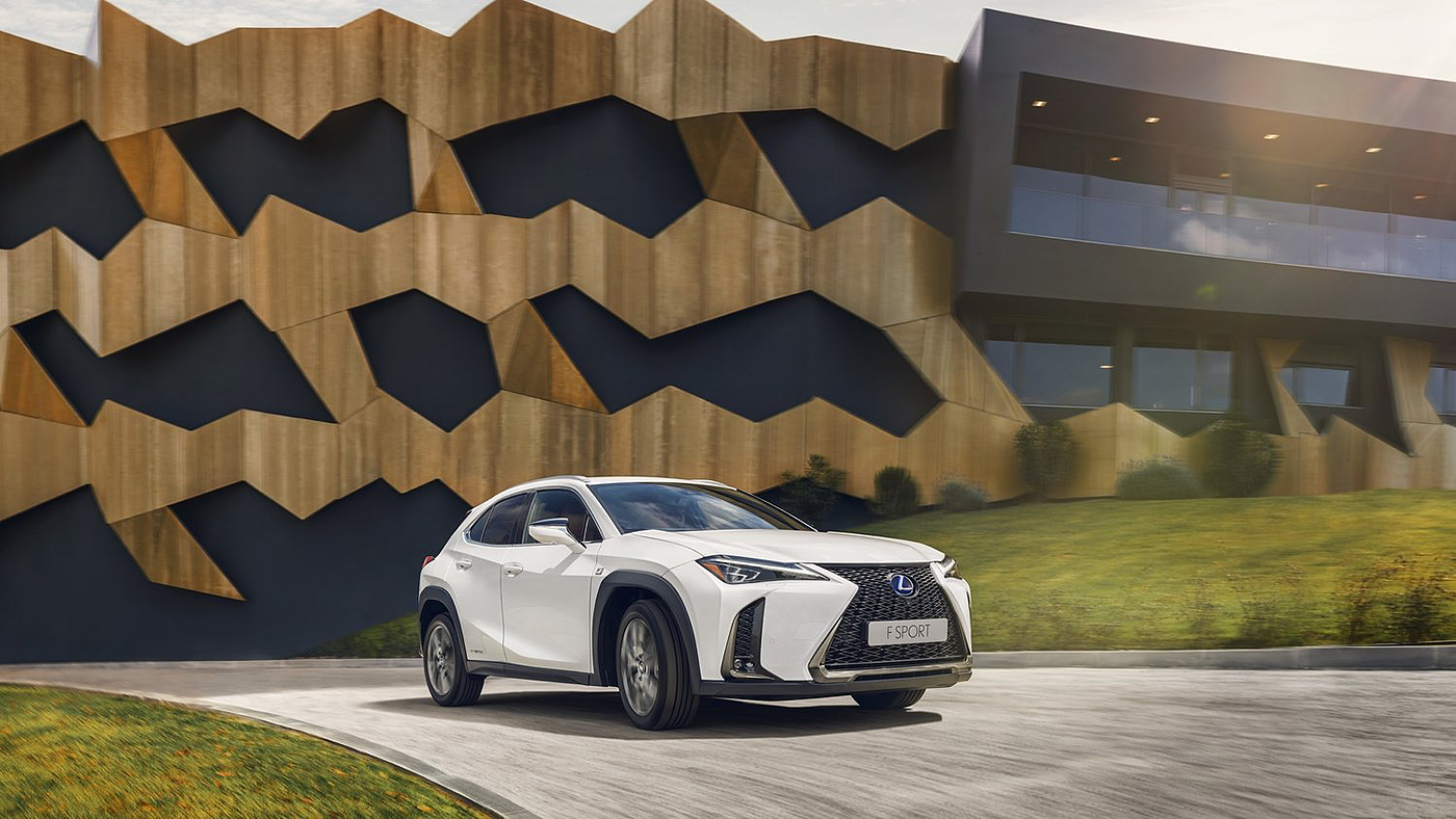 two thousand and nineteen，new pattern，white，Lexus，