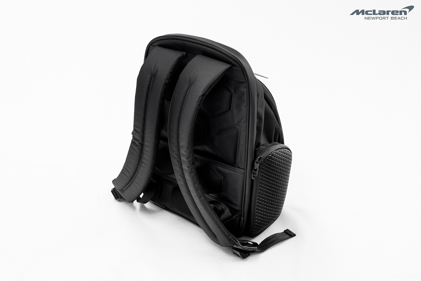 suitcase，knapsack，trunk，black，Lat_56，mclaren，Daniel Gonzalez，