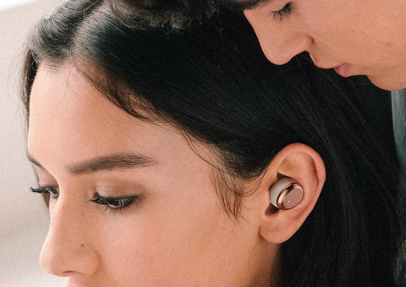 C_lear，wireless，Bluetooth headset，In ear，oval，
