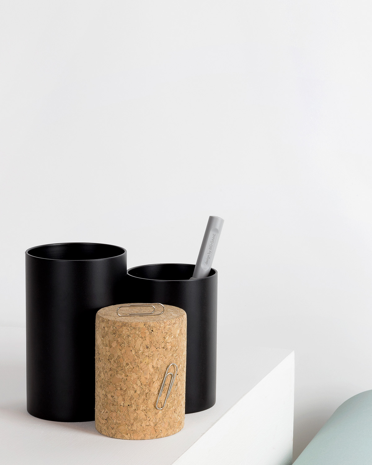 Lamp design，No Entry，Sato Da，Cylindrical minimalism，sound，speaker，Bluetooth Speaker ，Floor lamp，pen container，magnet，Desktop storage，white，trash can，