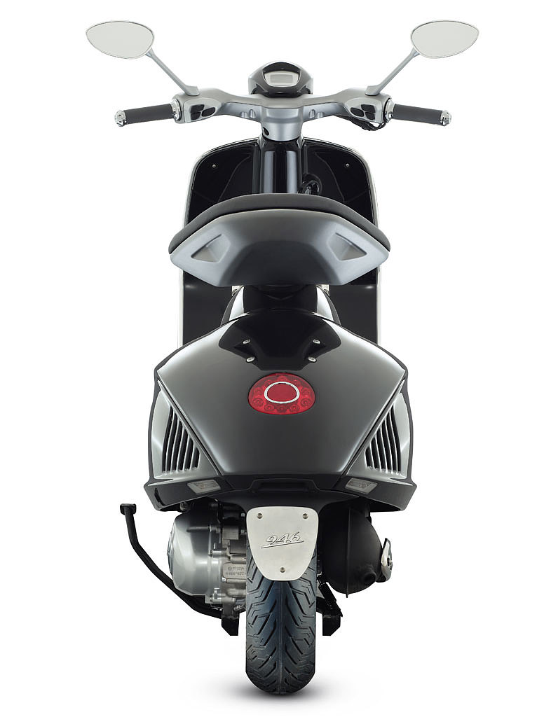 product design，industrial design，black，White red，motorcycle，
