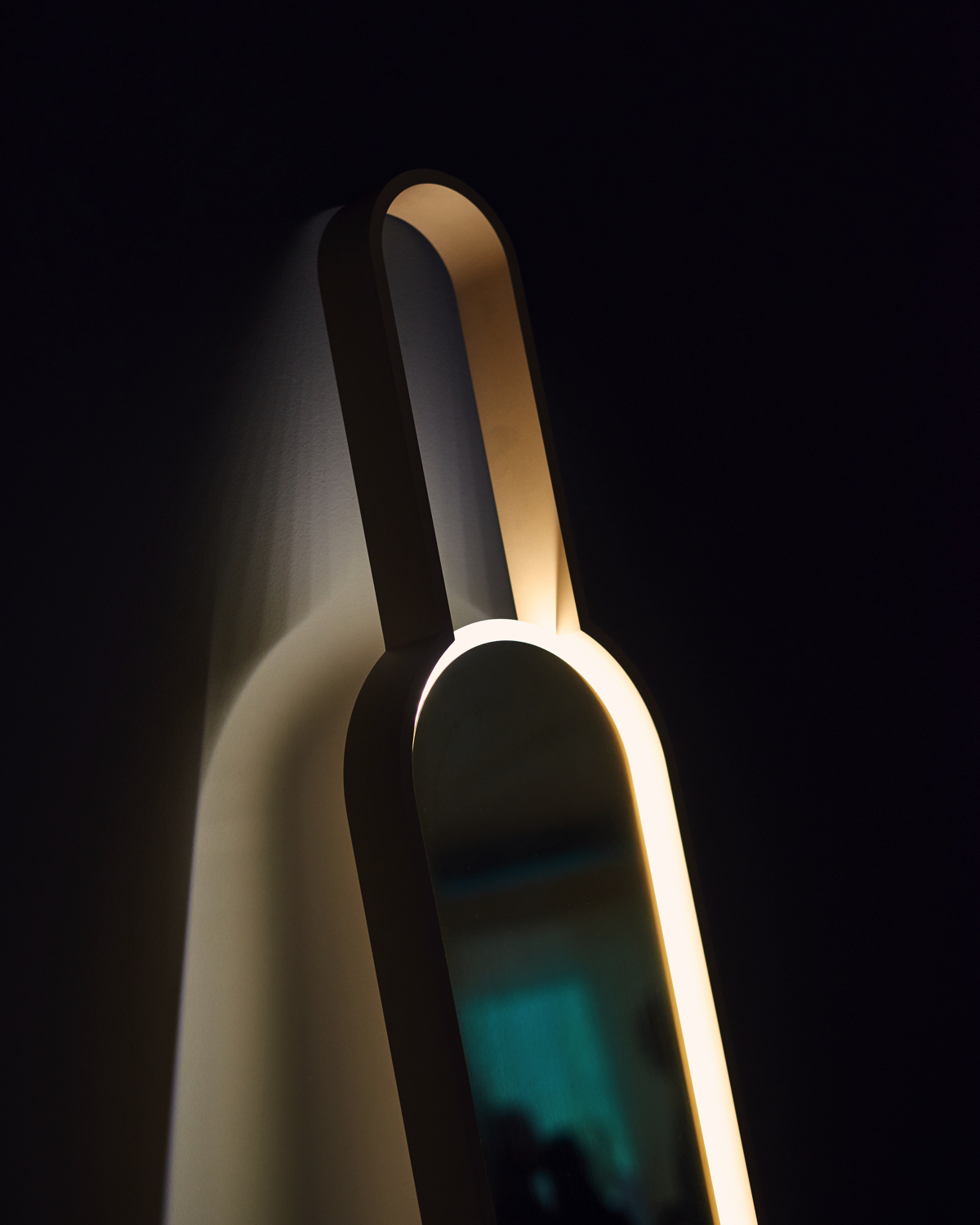 Home Furnishing，mirror，lighting，brass，Lake + Wells，Portal，