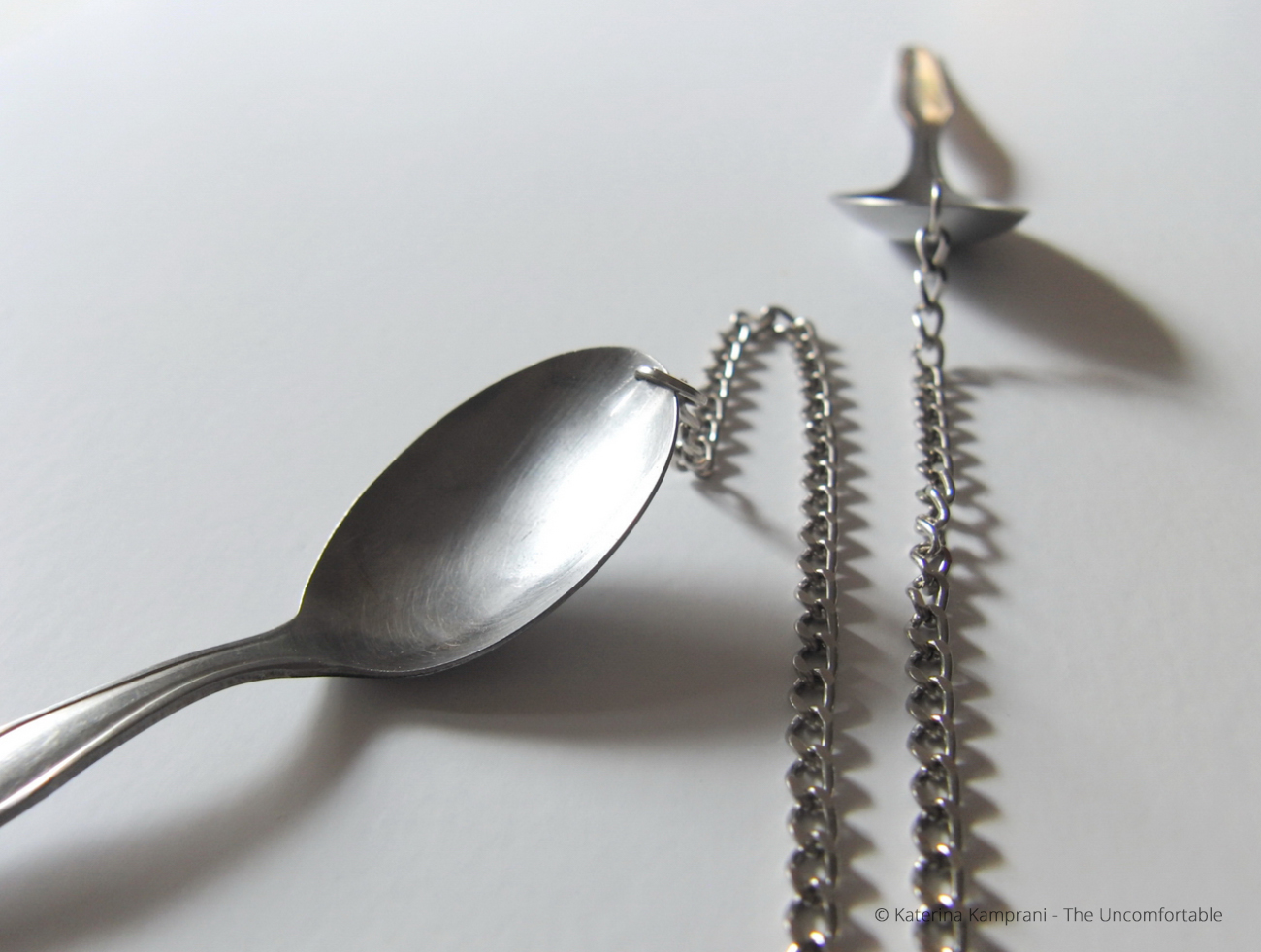 Product display，inconvenient，uncomfortable，Wrong design，uncomfortable，