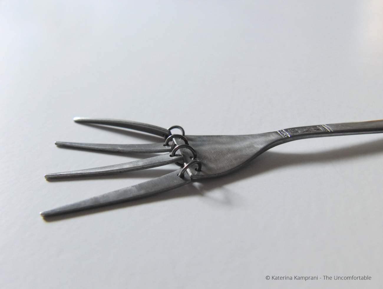 Product display，inconvenient，uncomfortable，Wrong design，uncomfortable，