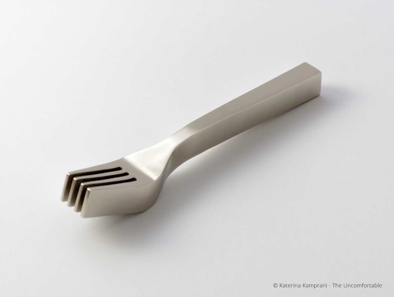 Product display，inconvenient，uncomfortable，Wrong design，uncomfortable，