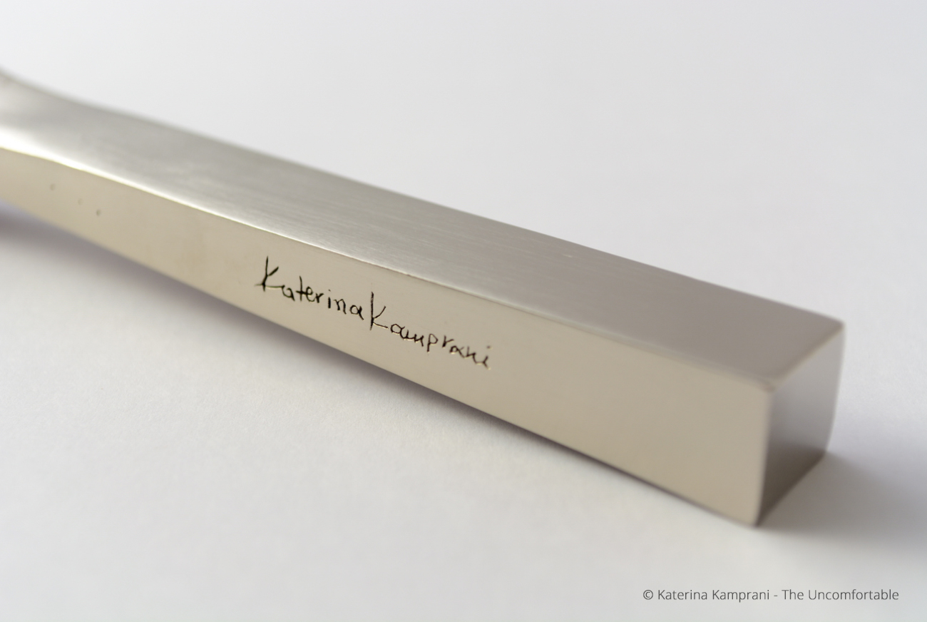 Product display，inconvenient，uncomfortable，Wrong design，uncomfortable，