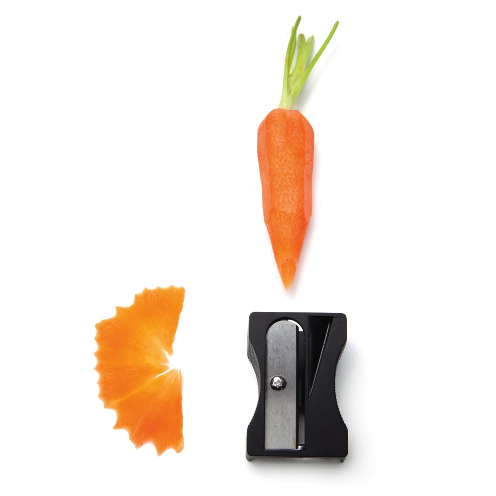 pencil sharpener，Carrot，knife，