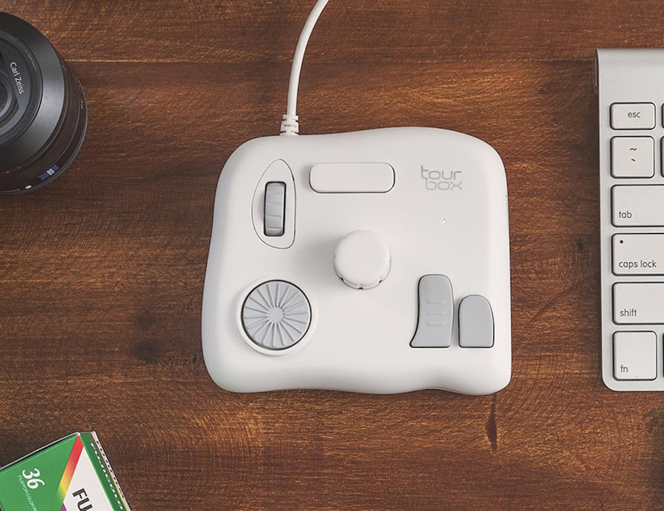 suitcase，controller，intelligence，