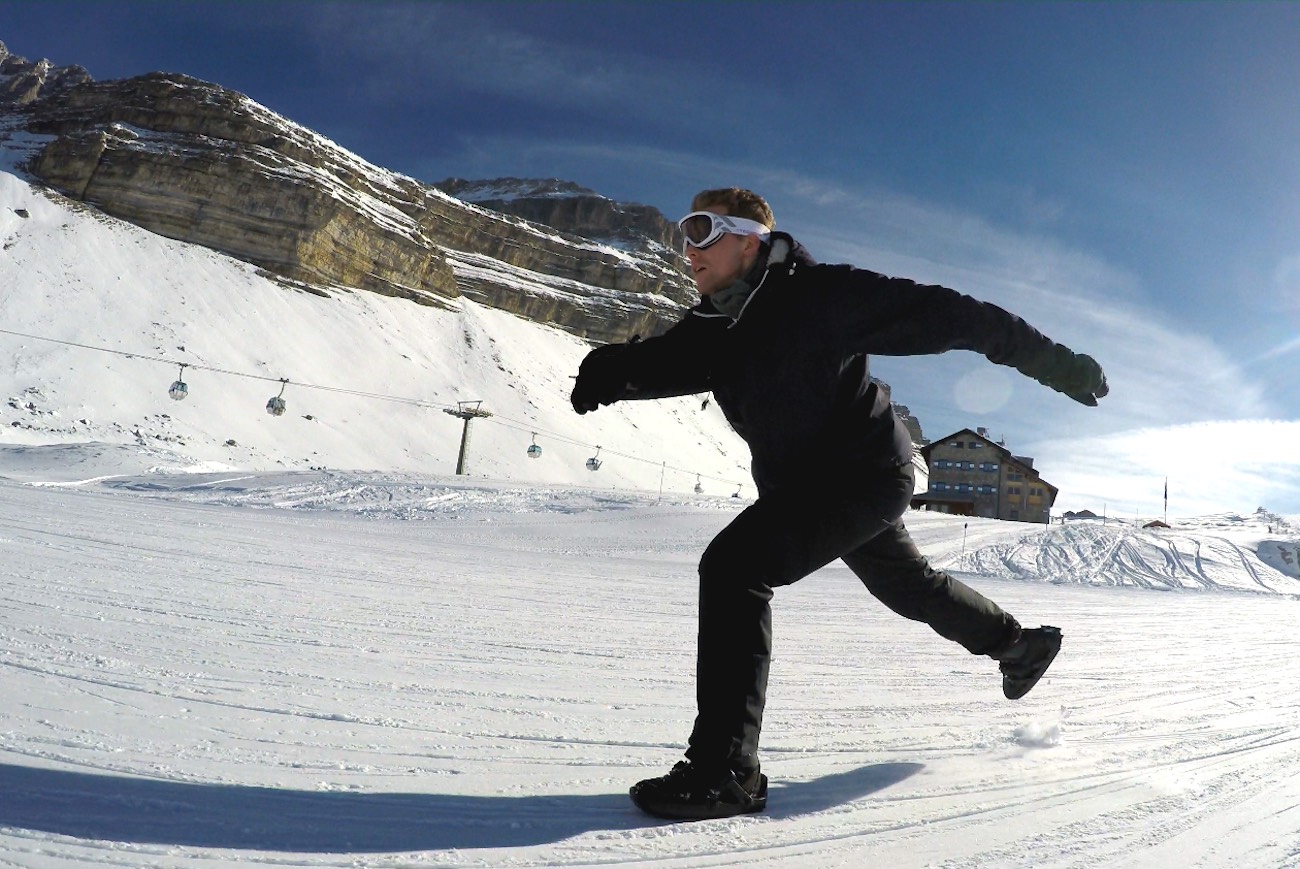 outdoors，motion，Snowfeet，wear，skiing，