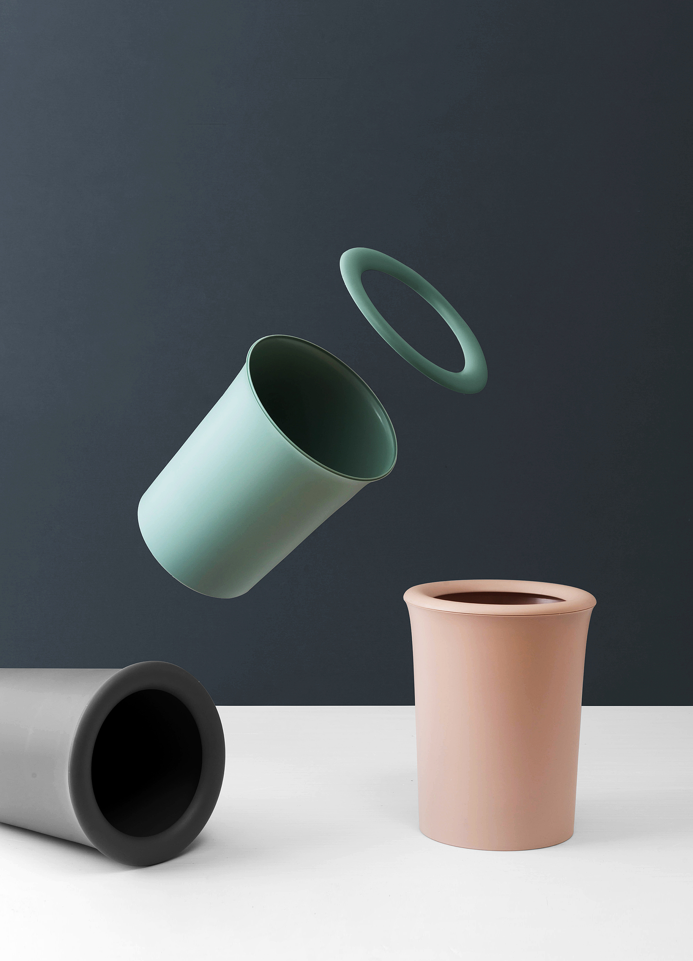 trash can，doughnut，Minimalist home，